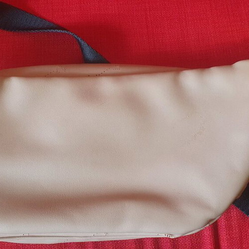 Kendal and Kylie banana bag used, white and beige