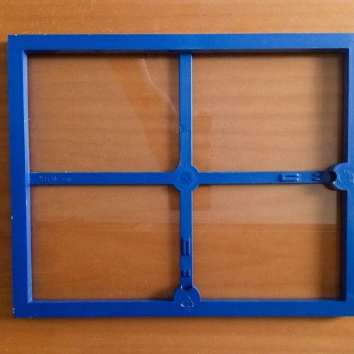 Large Blue Plastic Wall Frame like new, 24x30cm
