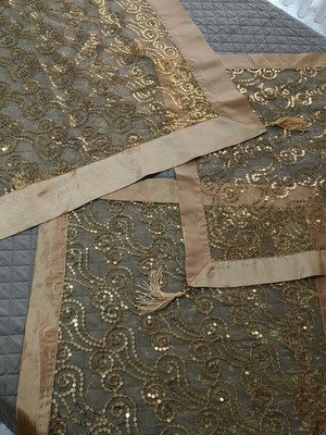 Silk tablecloth set with napkins, sequins and tassels new