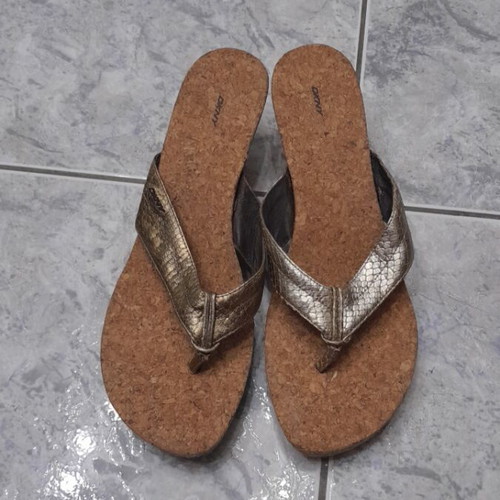 DKNY sandals new, size 40, gold