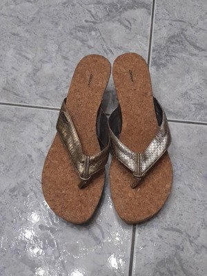 DKNY sandals new, size 40, gold