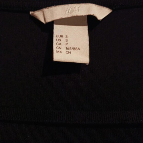 H&M women's black t-shirt like new, elastic