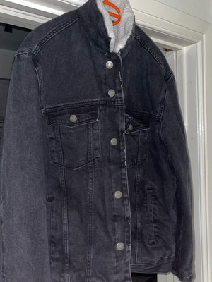 Bershka denim jacket ανδρικό σαν καινούργιο, ζεστό με εσωτερική επένδυση