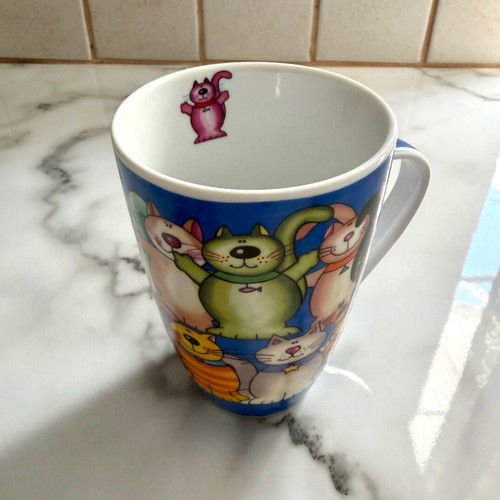 Large porcelain mug with cat design like new
