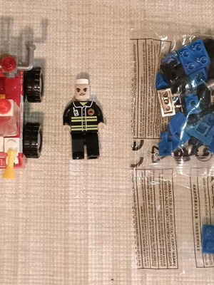 Lego μίνι σετ νέα, πυροσβέστης με όχημα και σφραγισμένο μπλε σετ