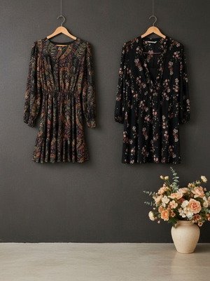 Dresses size M, like new, pack of 2, colorful