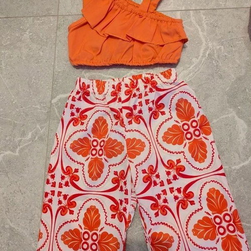 SHEIN baby set 2 pieces like new, one-shoulder top and wide pants