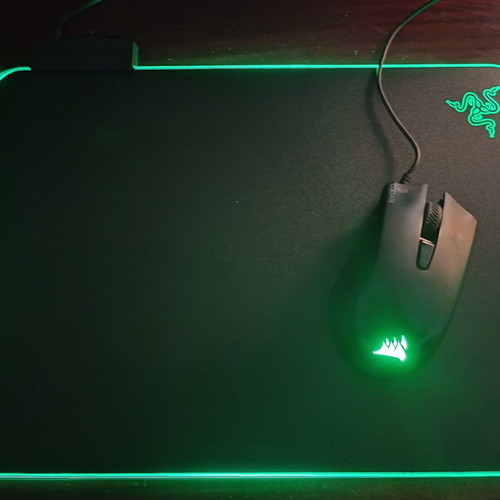 Razer Firefly V2 Chroma RGB mousepad like new