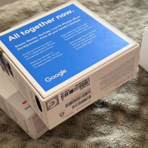 Google Chromecast 3rd Gen like new with box and accessories