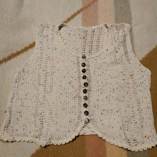 Knitted top size M like new