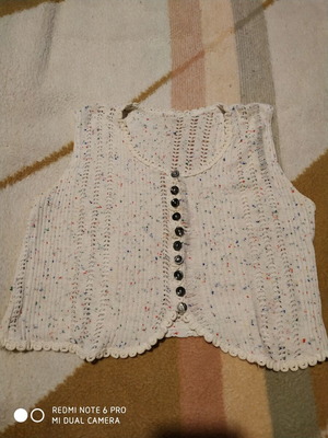 Knitted top size M like new