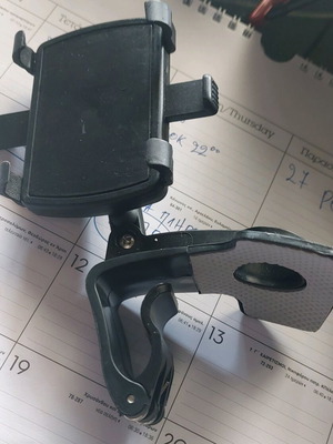 Car dashboard phone holder like new