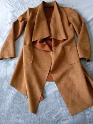 Elegant coat like new, camel color, size M