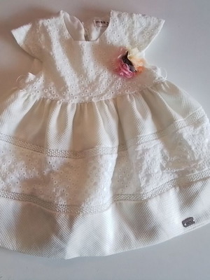 Girl dress 6-9 months like new with pink fabric belt