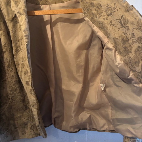 Jacket with rose pattern No48-50 like new, beige