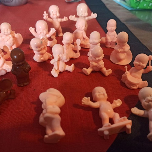 Gemellini El Greco baby figurines used, collection