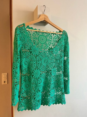 Crochet blouse emerald green like new, size M