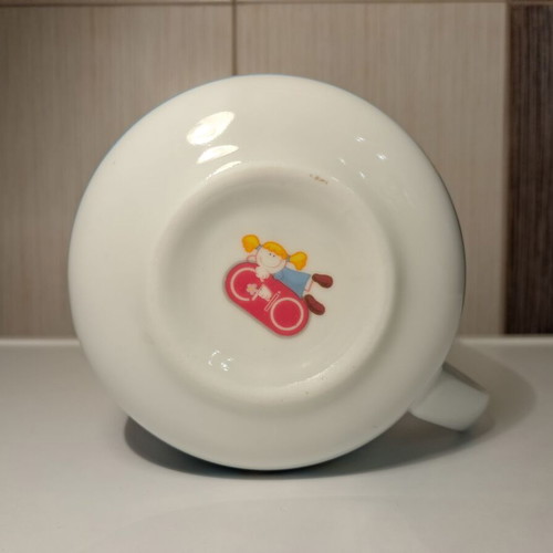 Children's porcelain mug with handle new, ideal for milk or cereals