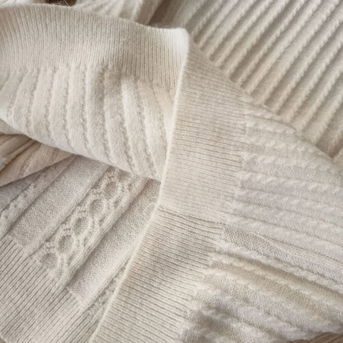 Pullover size S-M new with tag, off-white color