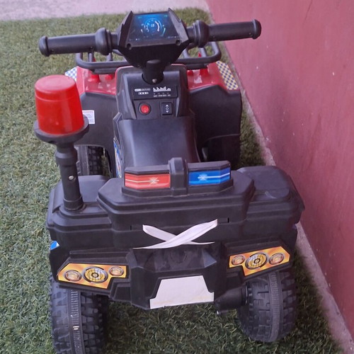Electric police quad bike 12V, used one month
