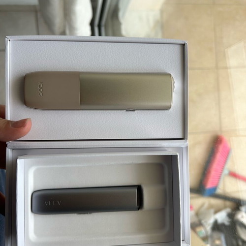 Iqos 1 Veev 1 and Iqos case like new - € 26,00