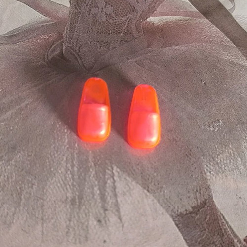 Bibibo slippers used, fluorescent color