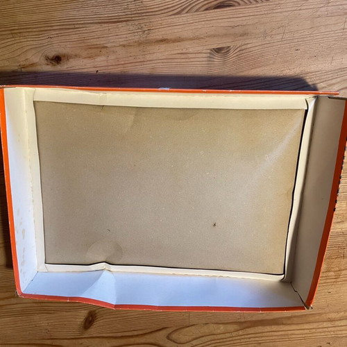 Minion paper box used from the 1980s