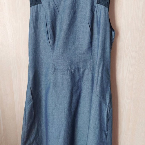 Sarah Lawrence dress like new with denim look and lace details blue