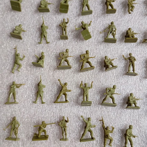 Vintage Airfix Matchbox 1:72 WWII US Marines figures set, 107 pcs
