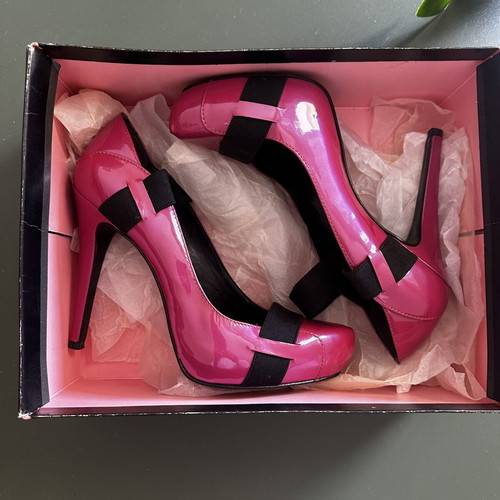 Schutz platform shoes size 39 like new, leather patent, black and pink