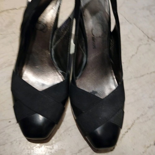 Pointed shoes size 40 black like new