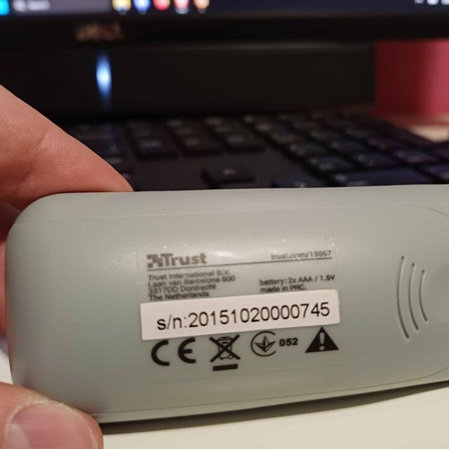 Trust 19867 Wireless Touchpad Presenter like new