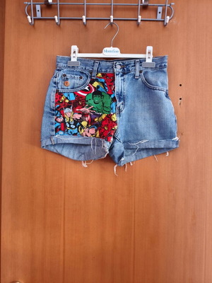 Levi’s denim shorts with Marvel comics design like new, size 38