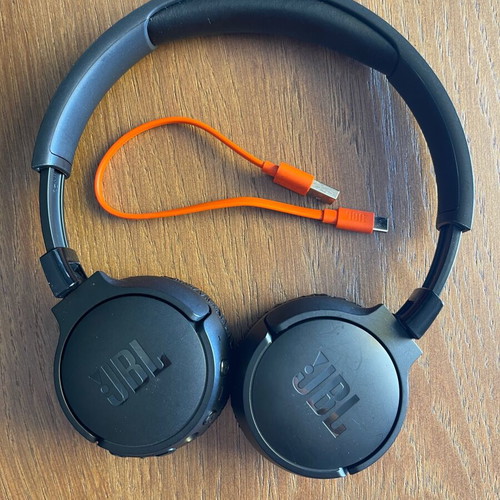 JBL Tune660NC headphones like new, black, wireless