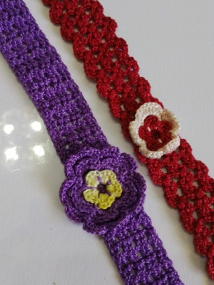 Choker knitted, new, blue and red set of two