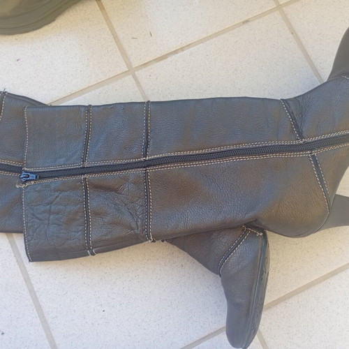 Vintage leather knee-high boots size 38, like new