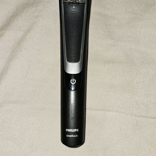 Philips OneBlade Pro QP6510/20 hybrid trimmer and shaver used