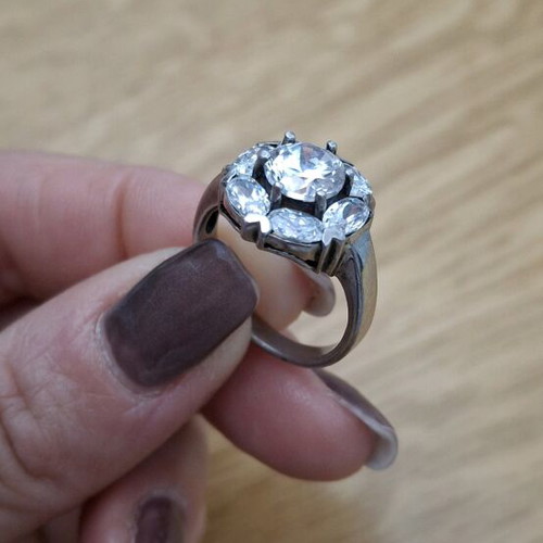 925 Silver Solitaire Ring with White Zircons like new