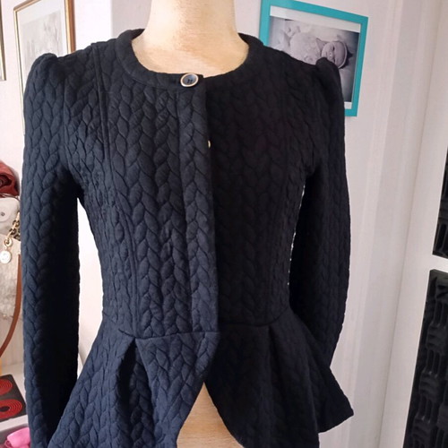 Zuiki women's black jacket size S like new