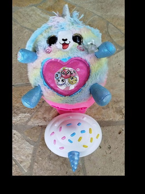 Zuru Rainbocorns Sweet Shake plush toy like new with sound