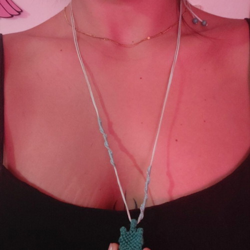 Turtle macrame necklace like new, turquoise