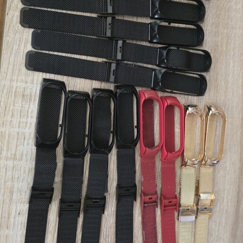 Xiaomi Mi Band 6 fitness tracker with accessories