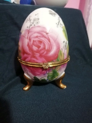 Limoges διακοσμητικό μπιζουτιέρα πορσελάνης σαν καινούργιο