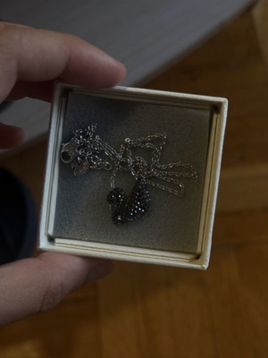 Swarovski necklace black swan like new