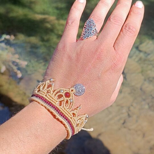 Macrame bracelet with semiprecious stones new, adjustable size