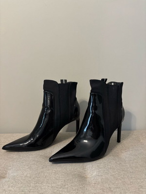 Bershka ankle boots new, black patent leather with thin heel, size 38