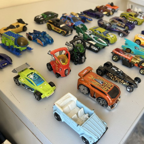 Hot Wheels metallic toy cars used, set of 29
