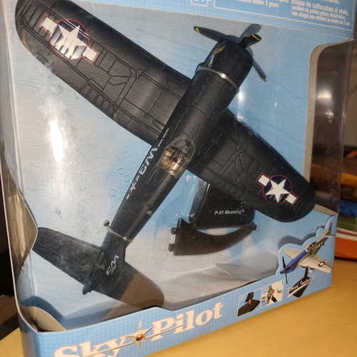 Sky Pilot Mustang P-51 scale 1:48 with stand new