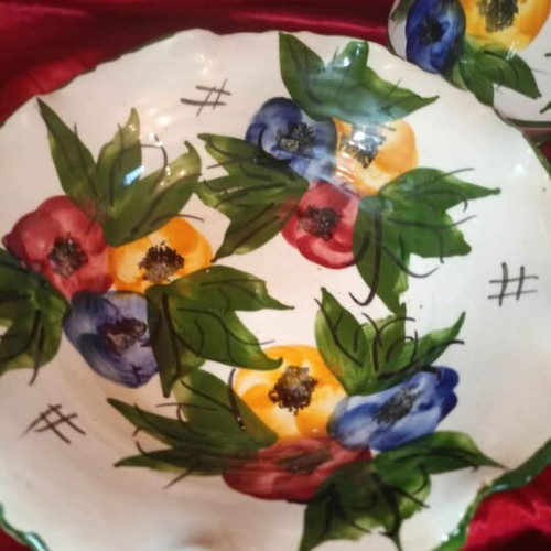 Hand-painted lavomano in beautiful colors like new