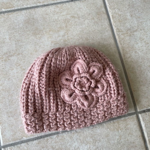 Benetton pink knit cap used, size M